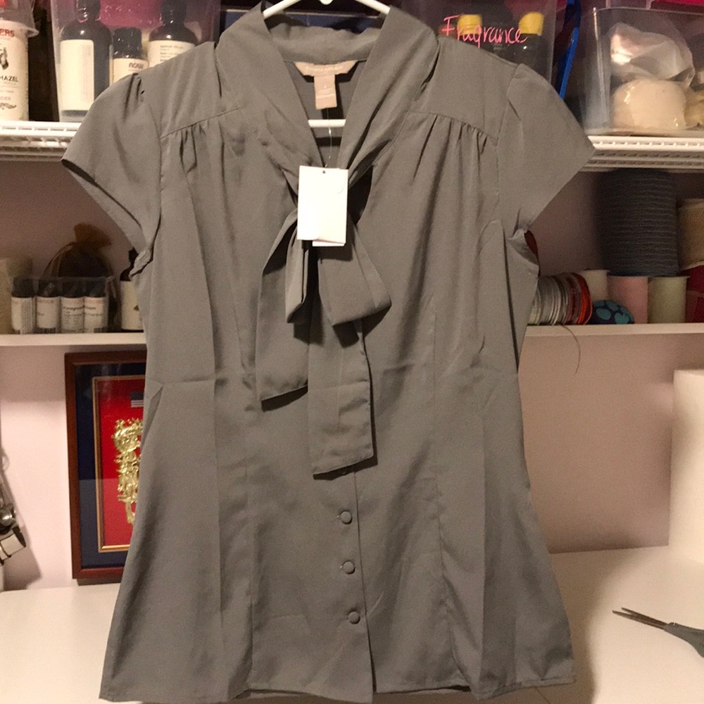 Gray cap sleeve blouse